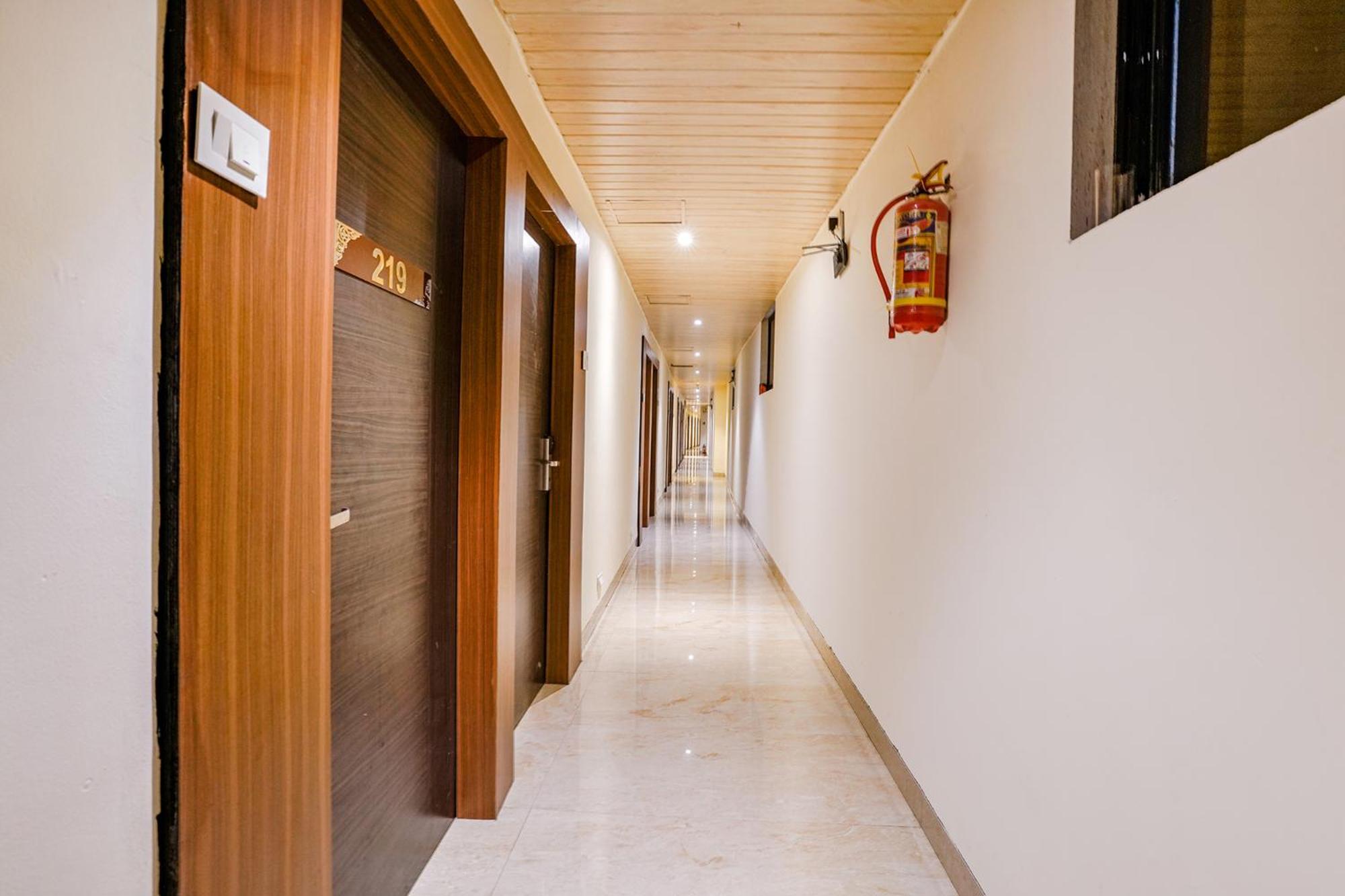 Fabexpress Embassy Suites - Nr Bkc Мумбаї Екстер'єр фото